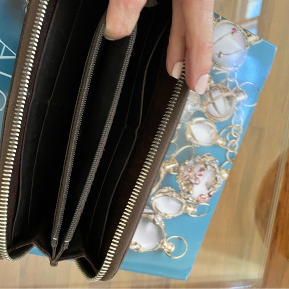 Chanel LAX Zip-Around Wallet - Picture 15 of 16